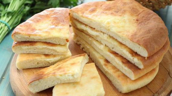 Абхазский ачаш (хачапури по-черноморски)