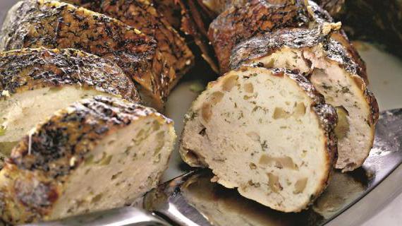 Роскошная фаршированная щука с оливками и зеленью: кулинарное вдохновение