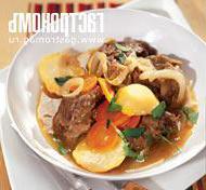 Ароматная говядина, тушеная с патиссонами и овощами