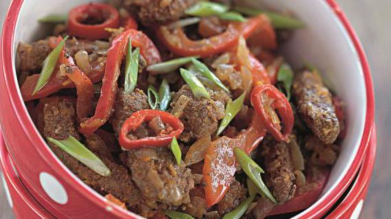 Вкусная говяжья печенка с овощами и цитрусовым ароматом