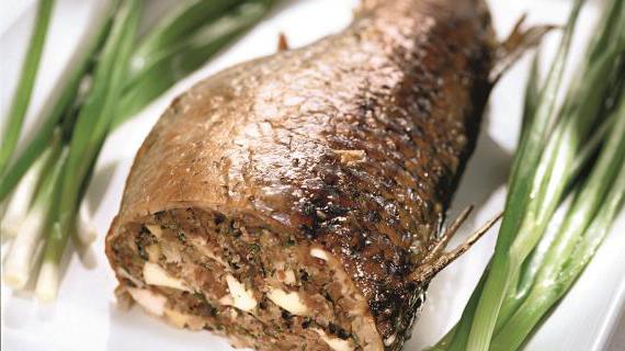 Вкуснейшая кефаль, фаршированная гречкой и лесными грибами — идеальное блюдо для семейного ужина