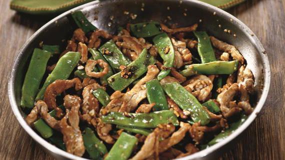 Ароматная китайская зеленая фасоль с мясом свинины