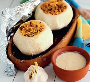 Ароматная кольраби по-немецки с сочной начинкой и пряным соусом