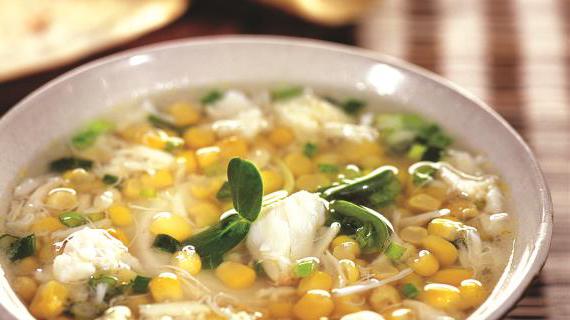 Ароматная кукурузная похлебка с крабовым мясом — легкий и питательный суп за 15 минут