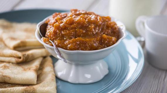 Ароматная курага в сиропе с лимоном для блинов