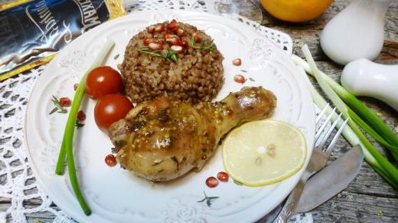 Ароматная курица с апельсиновым соусом, горчицей и свежим тимьяном