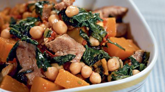 Ароматная курица с тыквой, нутом и шпинатом — полезный и вкусный обед