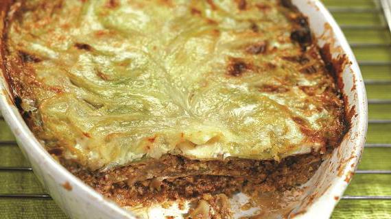 Ароматная лазанья с молодой капустой и ореховой начинкой