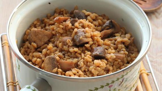 Вкусная и ароматная перловая каша с грибами — идеальное блюдо для уютного ужина