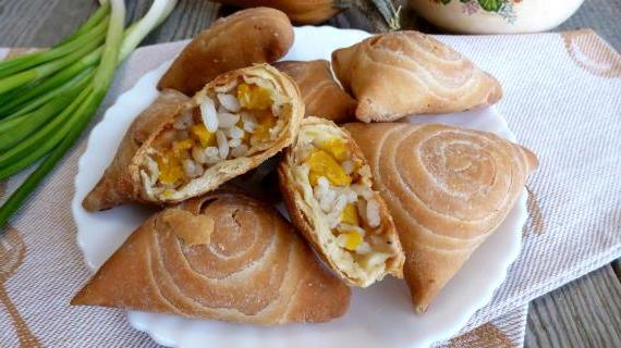 Ароматная самса с тыквой и рисом — хрустящая восточная выпечка