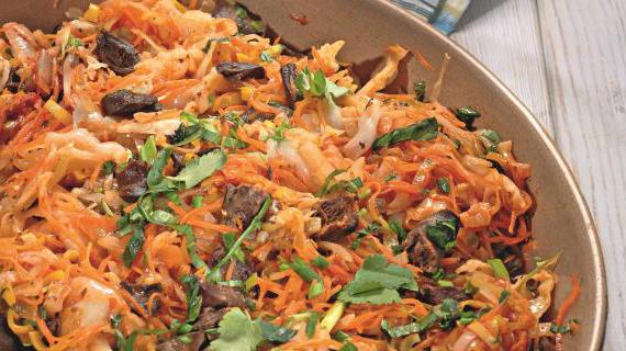 Ароматная солянка с куриными сердечками по домашнему рецепту