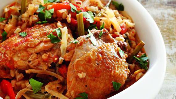Ароматная тушеная курица с перловой крупой по испанскому рецепту