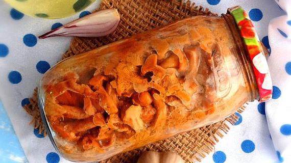 Ароматная закуска из лисичек на зиму