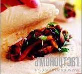 Ароматная запеченная куриная грудка с перцем в лаваше или пите: быстрый и вкусный обед