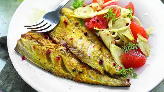 Ароматная запеченная скумбрия с фенхелем и грейпфрутом