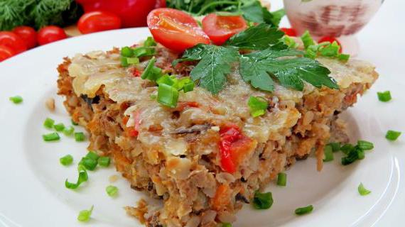 Ароматная запеканка из гречки с мясным фаршем, грибами и сыром — вкусное и питательное блюдо