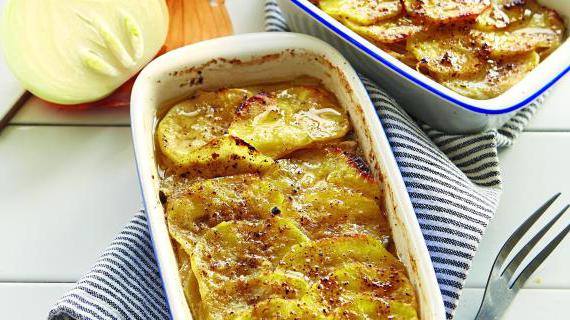 Вкусная картофельная запеканка с ароматом грибов и чеснока