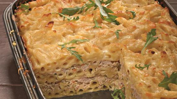Ароматная запеканка с мясным фаршем и макаронами