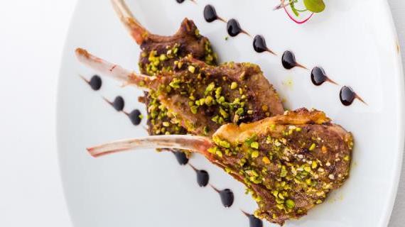 Ягненок на гриле с фисташками и лимоном: изысканный вкус для особенного вечера