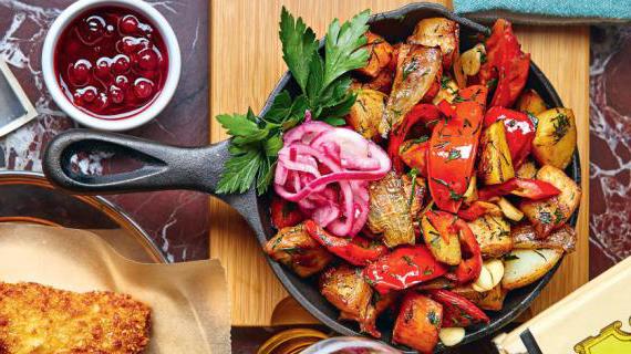 Вкусное и ароматное мясное рагу с овощами для уютного семейного ужина