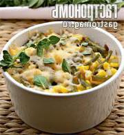 Ароматное овощное рагу с кукурузой, зеленой фасолью и орегано