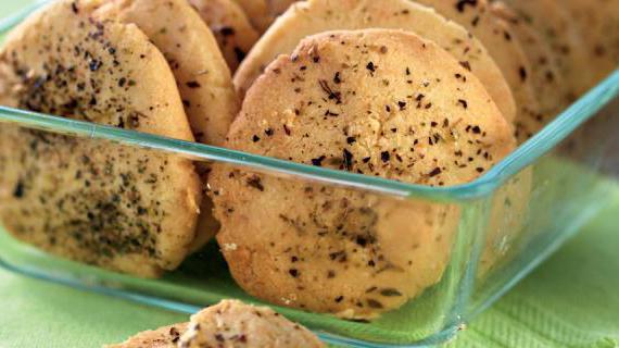 Вкусное печенье с пармезаном и травами: простой и быстрый рецепт для повседневного употребления