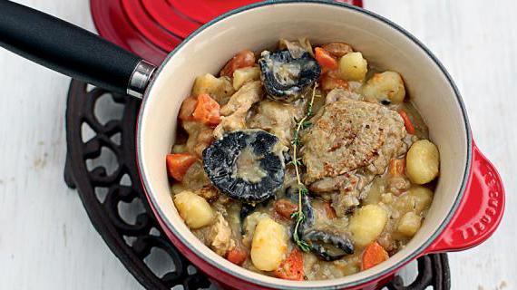 Ароматное рагу из цесарки с шампиньонами и нежными ньокками
