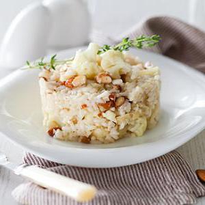 Вкусное ризотто с цветной капустой и миндалем, приготовленное в мультиварке