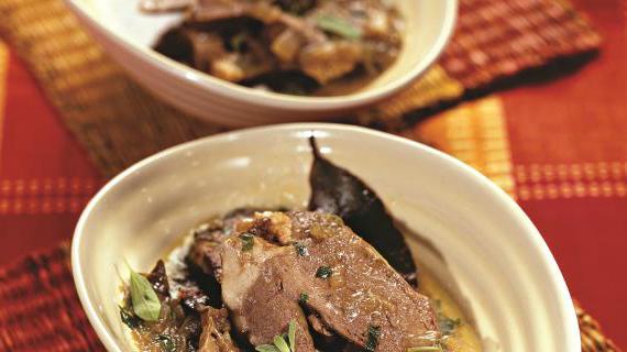 Ароматное тушеное сердце с травами и белым вином: вкус, аромат и нежность