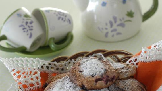 Вкусное творожное печенье с вишней и шоколадом: идеальное лакомство для любого времени года