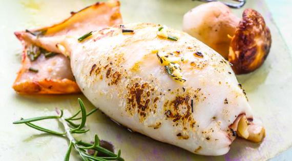 Изысканные фаршированные кальмары с грибами и ароматным розмарином