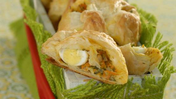 Вкусные конвертики с морковью и перепелиными яйцами — простой и аппетитный десерт