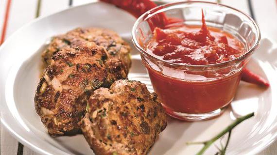 Вкусные котлеты из свинины с остром соусом чили по традиционному рецепту