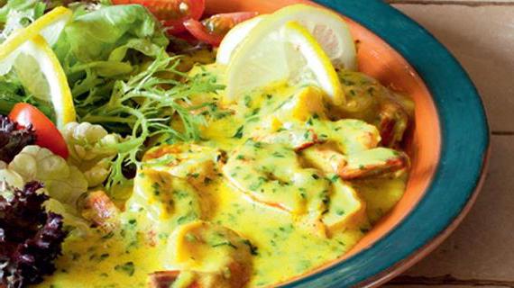 Вкусные креветки в густом сливочном соусе с нотками лимона