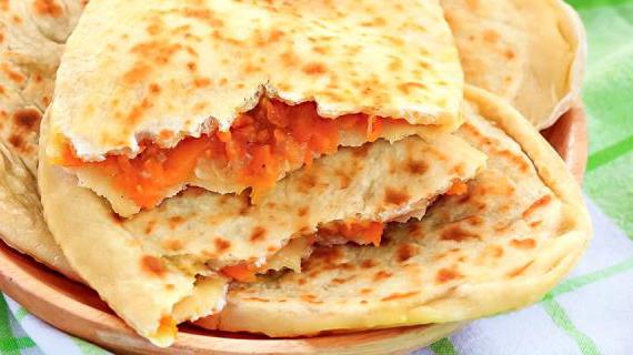Домашние лепешки с тыквенной начинкой — вкусная и ароматная закуска для всей семьи