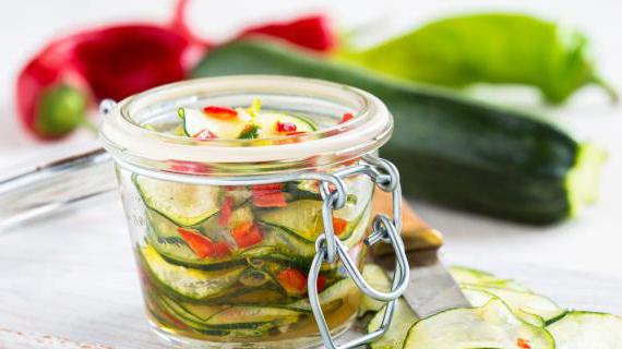 Ароматные маринованные кабачки на зиму — пикантный рецепт с пряностями
