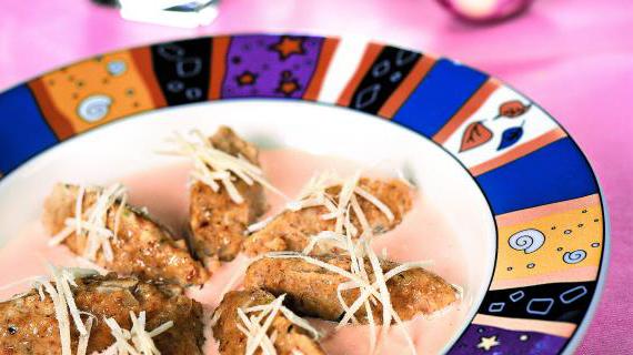 Ароматные овсяные клецки с фундуком и шпиком