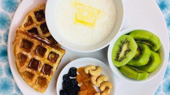 Ароматные овсяные вафли в электровафельнице — полезный и вкусный завтрак