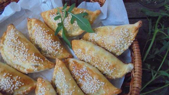 Ароматные пирожки с баклажанами и сочной говядиной