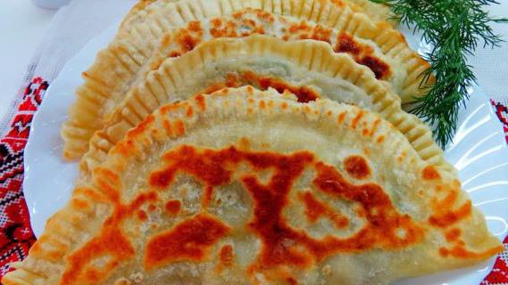 Ароматные постные чебуреки с картофелем и шампиньонами — идеальное блюдо для поста