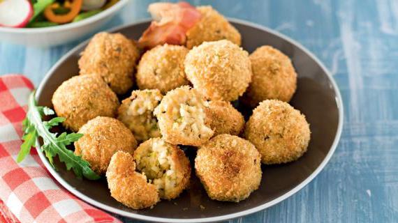 Вкусные рисовые шарики с овощами и беконом — простой и сытный рецепт для ужина