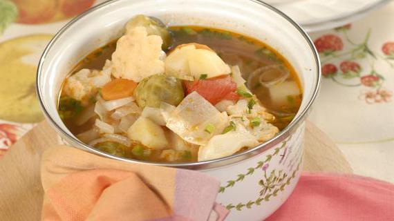 Ароматные щи с брюссельской капустой и цветной капустой