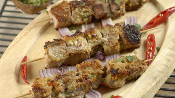 Ароматные свиные шашлыки с кокосовой стружкой