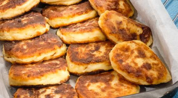 Ароматные сырники с бананами: простой и вкусный завтрак