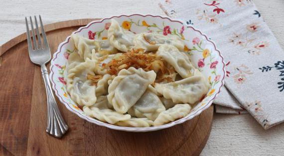 Ароматные вареники с картофелем, грибами и хрустящим луком — домашний рецепт на любой случай
