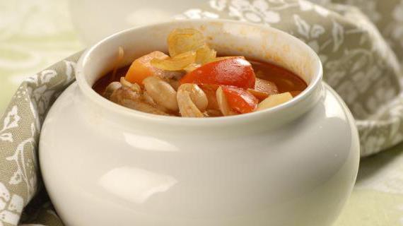 Вкусный бобовый гуляш с мясом и овощами — домашний рецепт на каждый день
