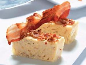 Ароматный гороховый кисель с хрустящим беконом и пряностями