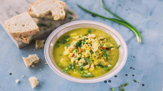 Ароматный гороховый суп с курицей и рисом