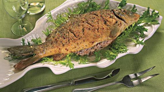 Ароматный карп, фаршированный гречневой кашей — вкусное и полезное блюдо