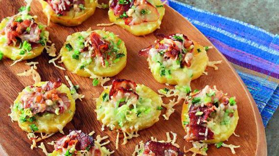 Ароматный картофель с беконом и сыром — вкусная закуска на любой вкус